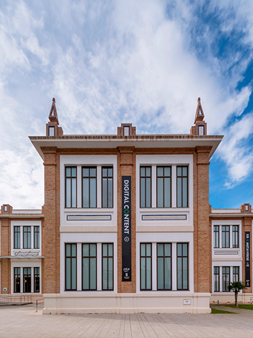 Incubadora de Alta Tecnología en Metaverso </br>High-Tech Incubator for the Metaverse